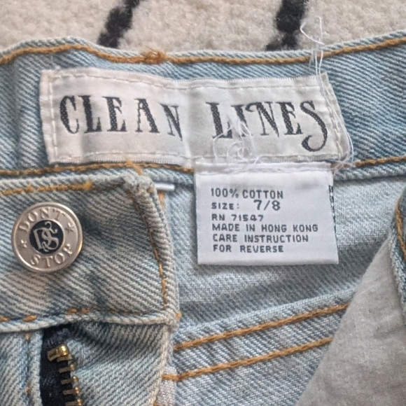 Vintage A line denim shorts.  Clean lines.  Size 2 - Picture 3 of 7